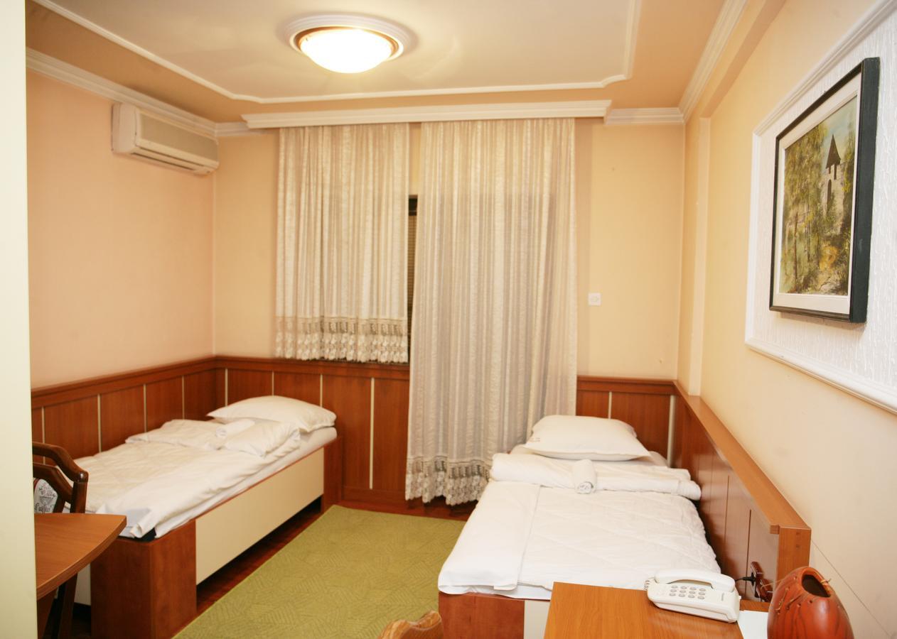 Motel Nana Banja Luka Eksteriør bilde