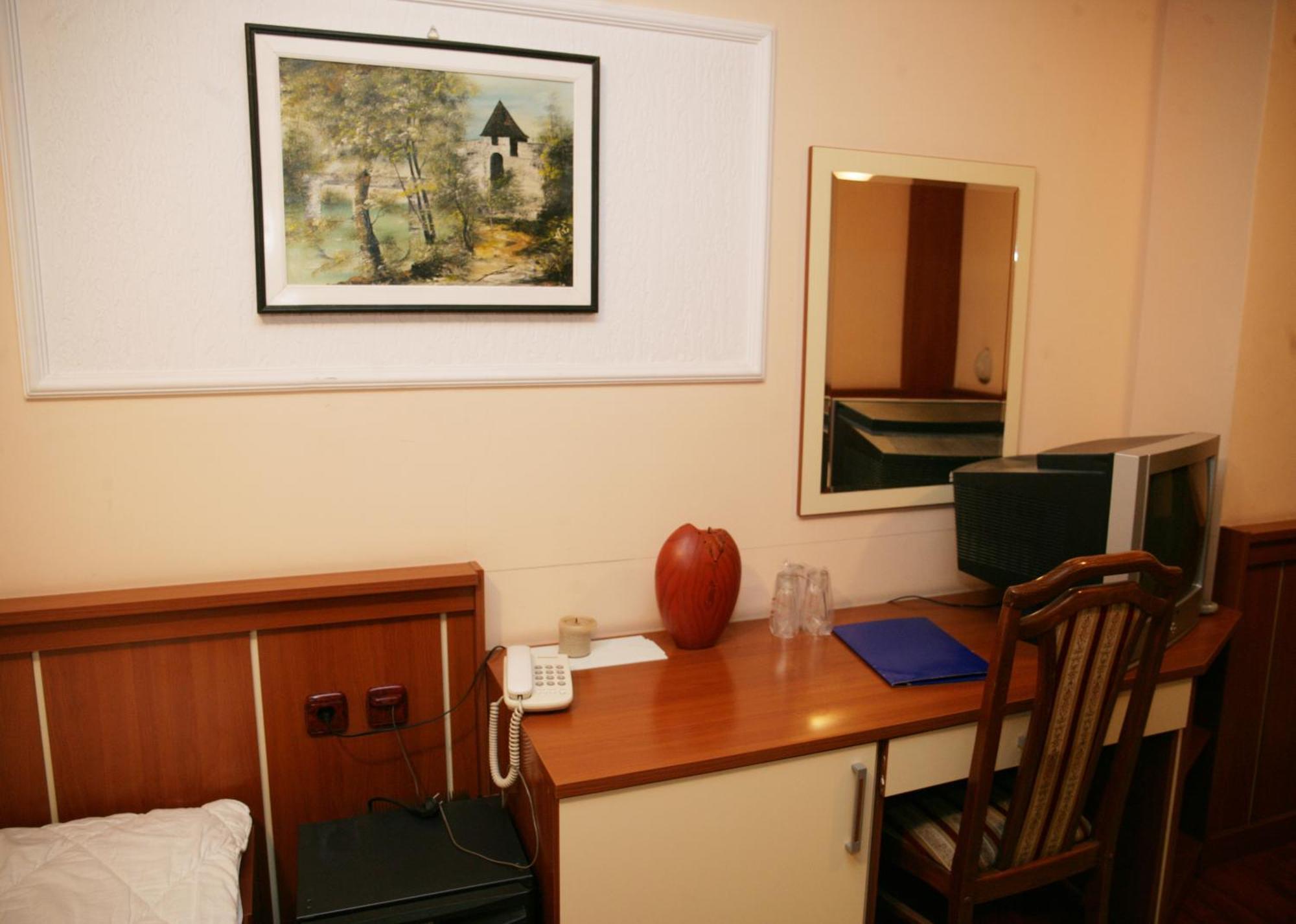 Motel Nana Banja Luka Eksteriør bilde