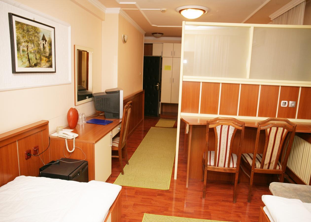 Motel Nana Banja Luka Eksteriør bilde