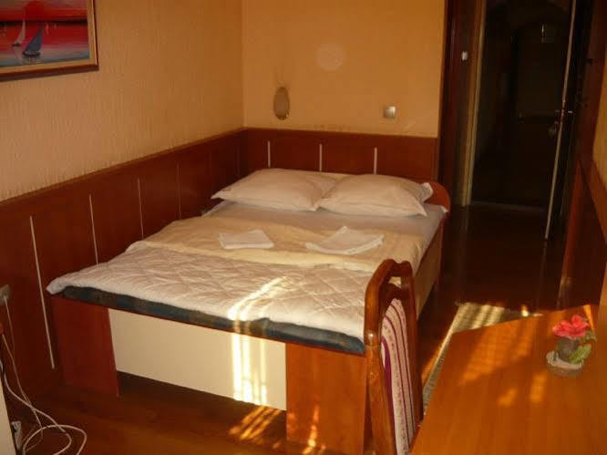 Motel Nana Banja Luka Eksteriør bilde
